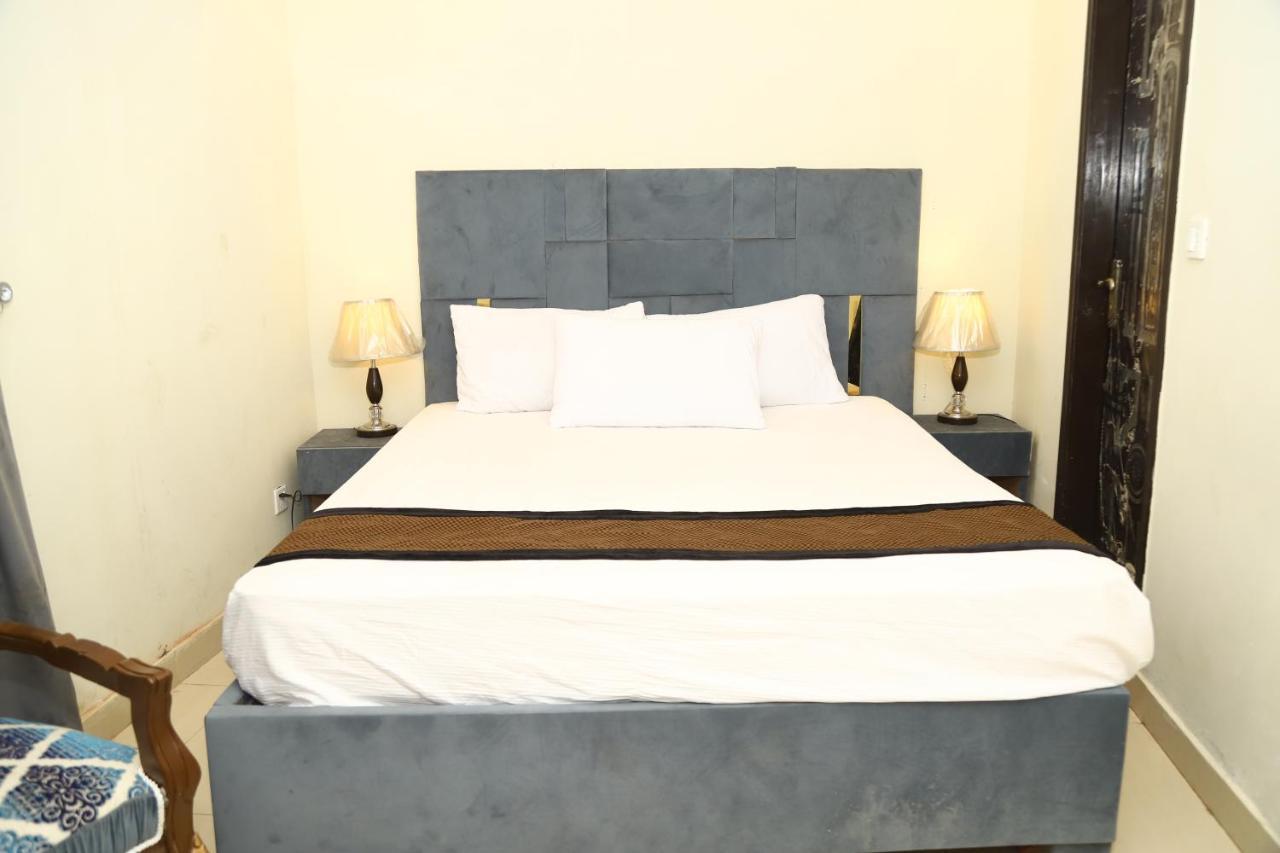 Hotel Green Fort Gulberg ลาฮอร์ ภายนอก รูปภาพ