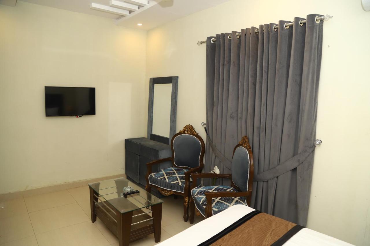 Hotel Green Fort Gulberg ลาฮอร์ ภายนอก รูปภาพ