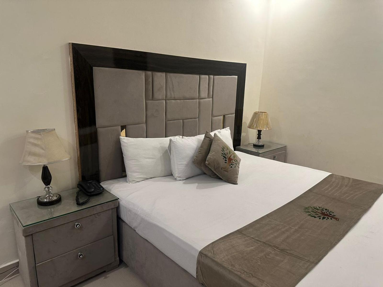 Hotel Green Fort Gulberg ลาฮอร์ ภายนอก รูปภาพ