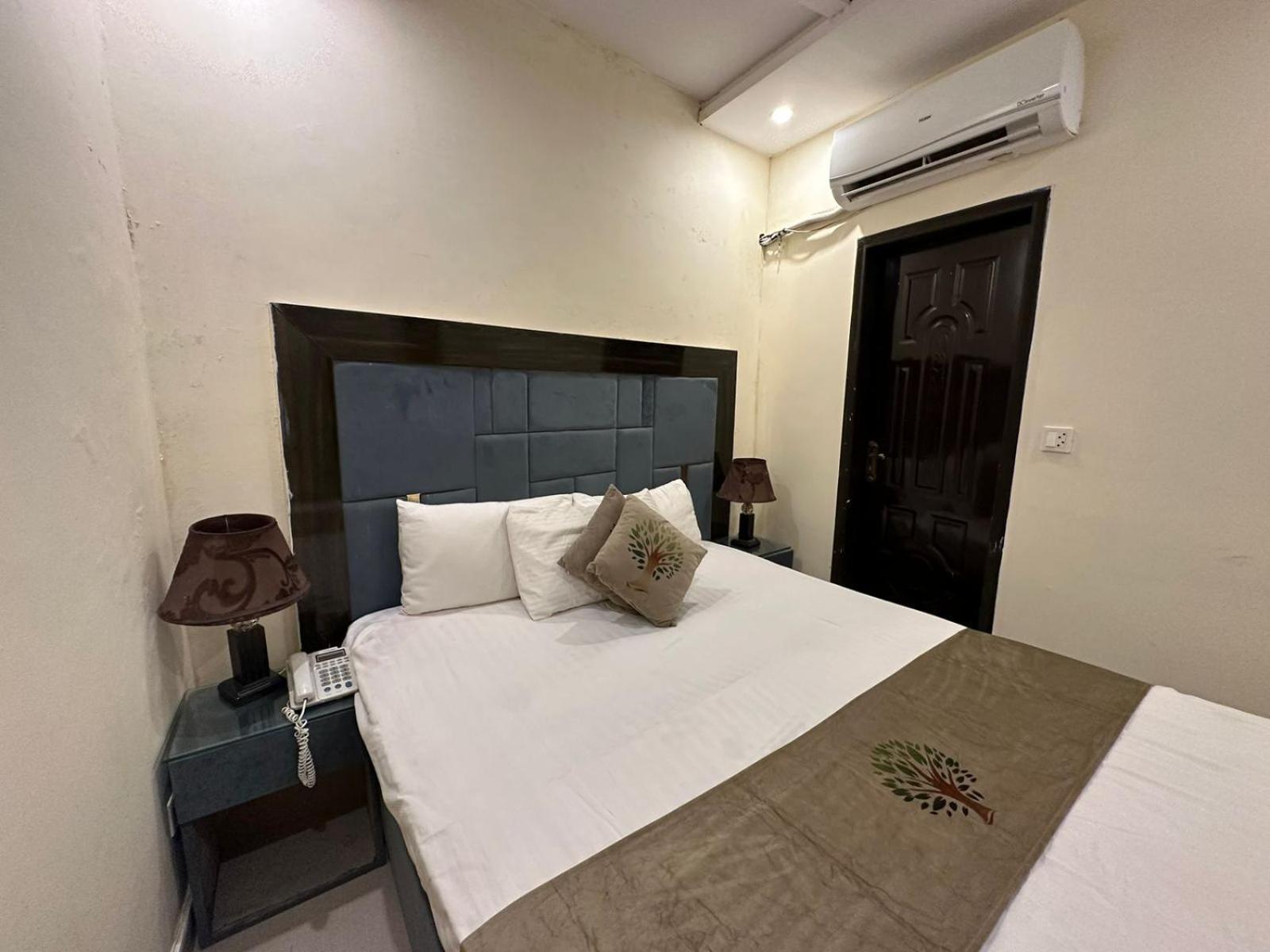 Hotel Green Fort Gulberg ลาฮอร์ ภายนอก รูปภาพ