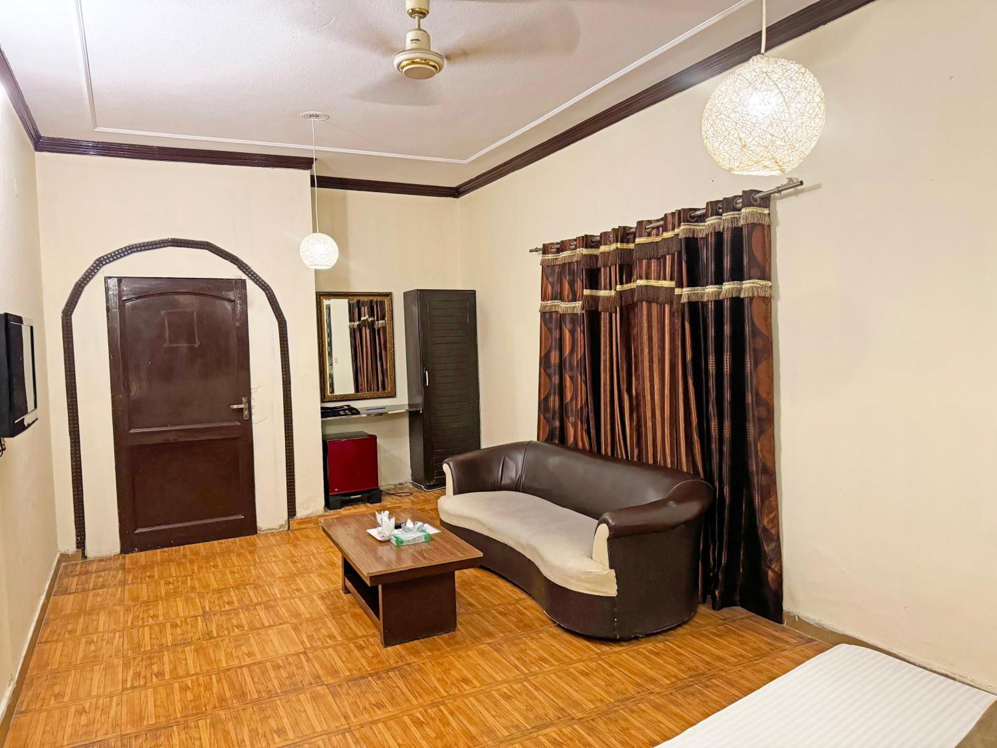 Hotel Green Fort Gulberg ลาฮอร์ ภายนอก รูปภาพ