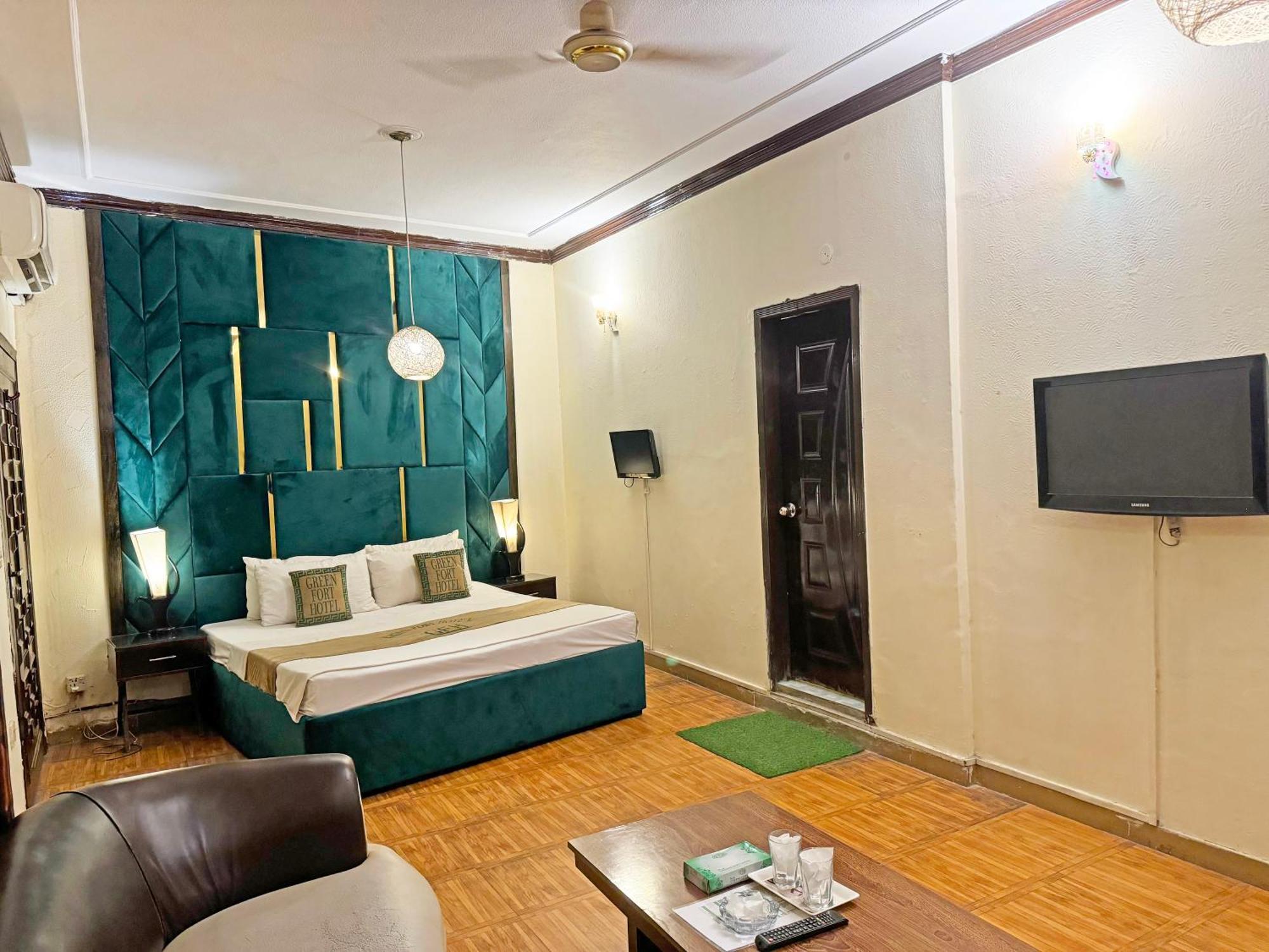 Hotel Green Fort Gulberg ลาฮอร์ ภายนอก รูปภาพ