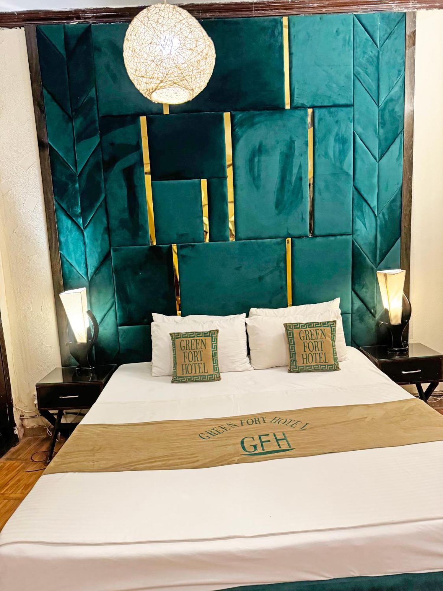 Hotel Green Fort Gulberg ลาฮอร์ ภายนอก รูปภาพ