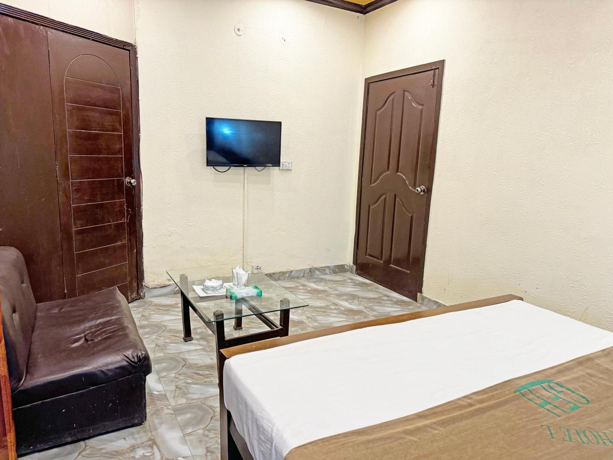 Hotel Green Fort Gulberg ลาฮอร์ ภายนอก รูปภาพ