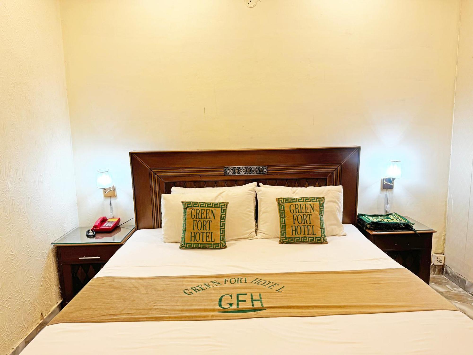 Hotel Green Fort Gulberg ลาฮอร์ ภายนอก รูปภาพ