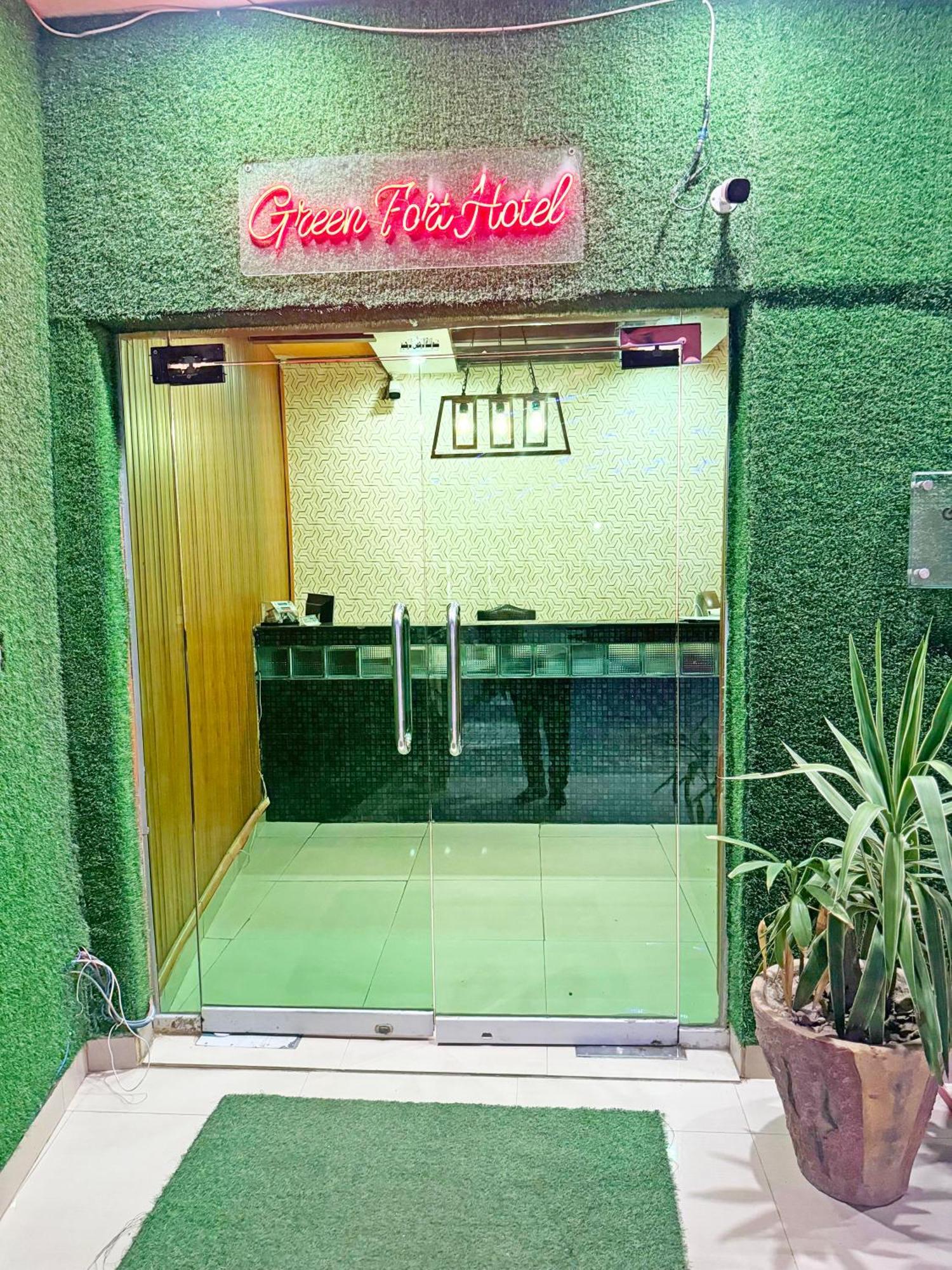 Hotel Green Fort Gulberg ลาฮอร์ ภายนอก รูปภาพ
