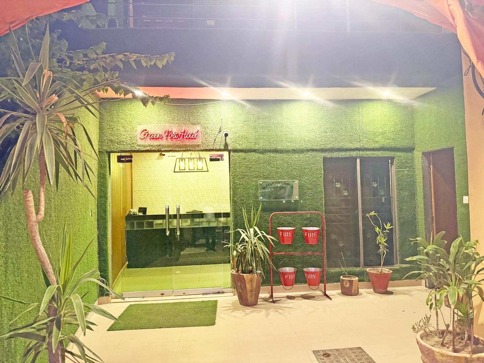 Hotel Green Fort Gulberg ลาฮอร์ ภายนอก รูปภาพ