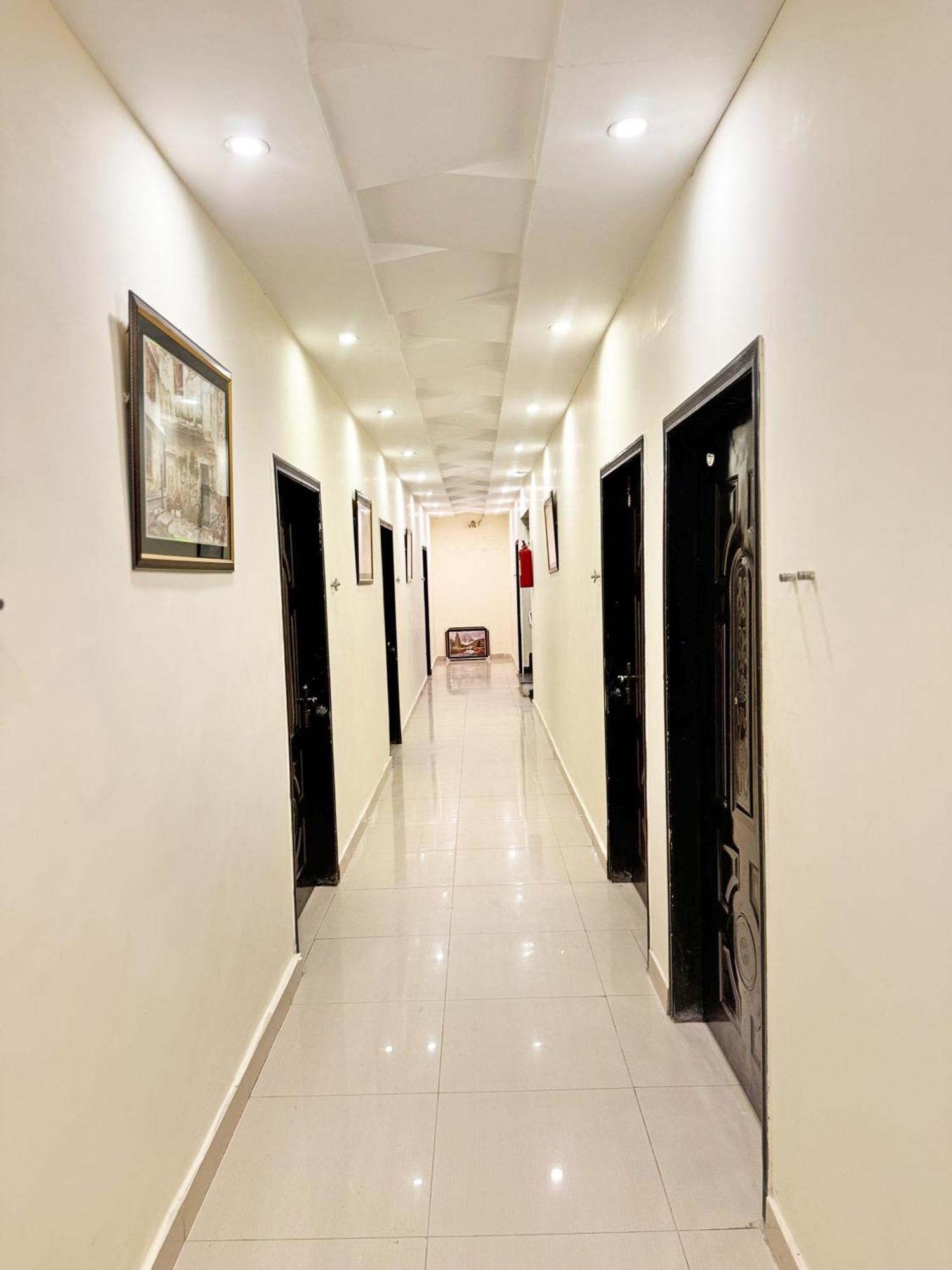 Hotel Green Fort Gulberg ลาฮอร์ ภายนอก รูปภาพ