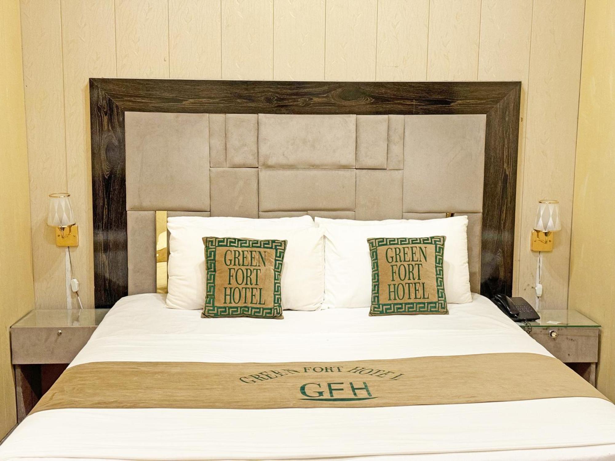 Hotel Green Fort Gulberg ลาฮอร์ ภายนอก รูปภาพ
