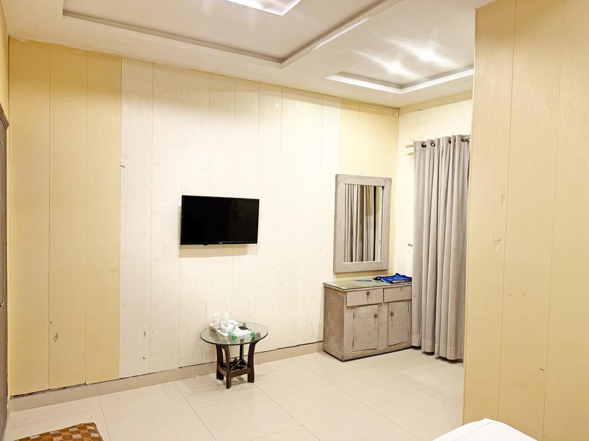 Hotel Green Fort Gulberg ลาฮอร์ ภายนอก รูปภาพ