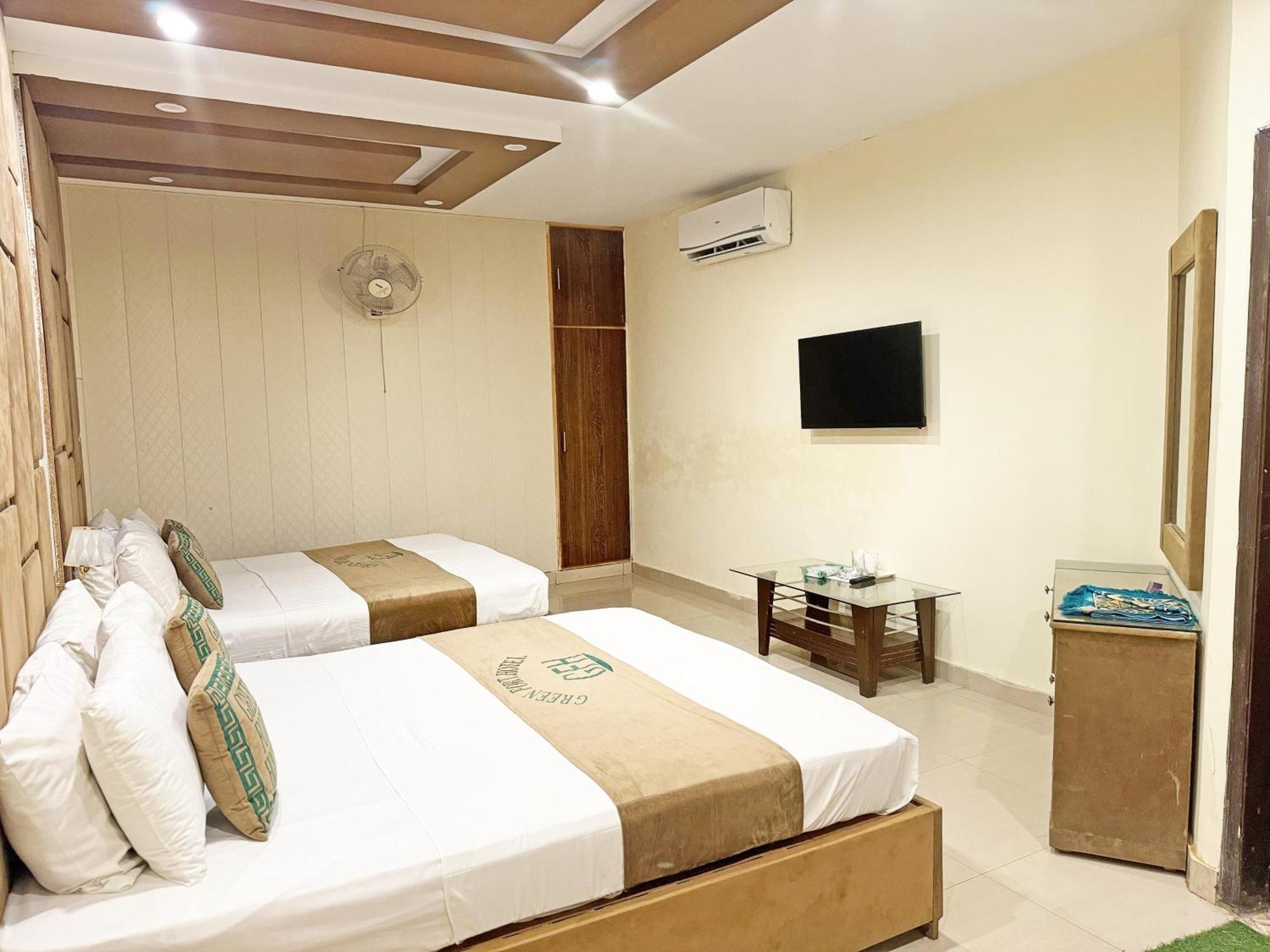 Hotel Green Fort Gulberg ลาฮอร์ ภายนอก รูปภาพ