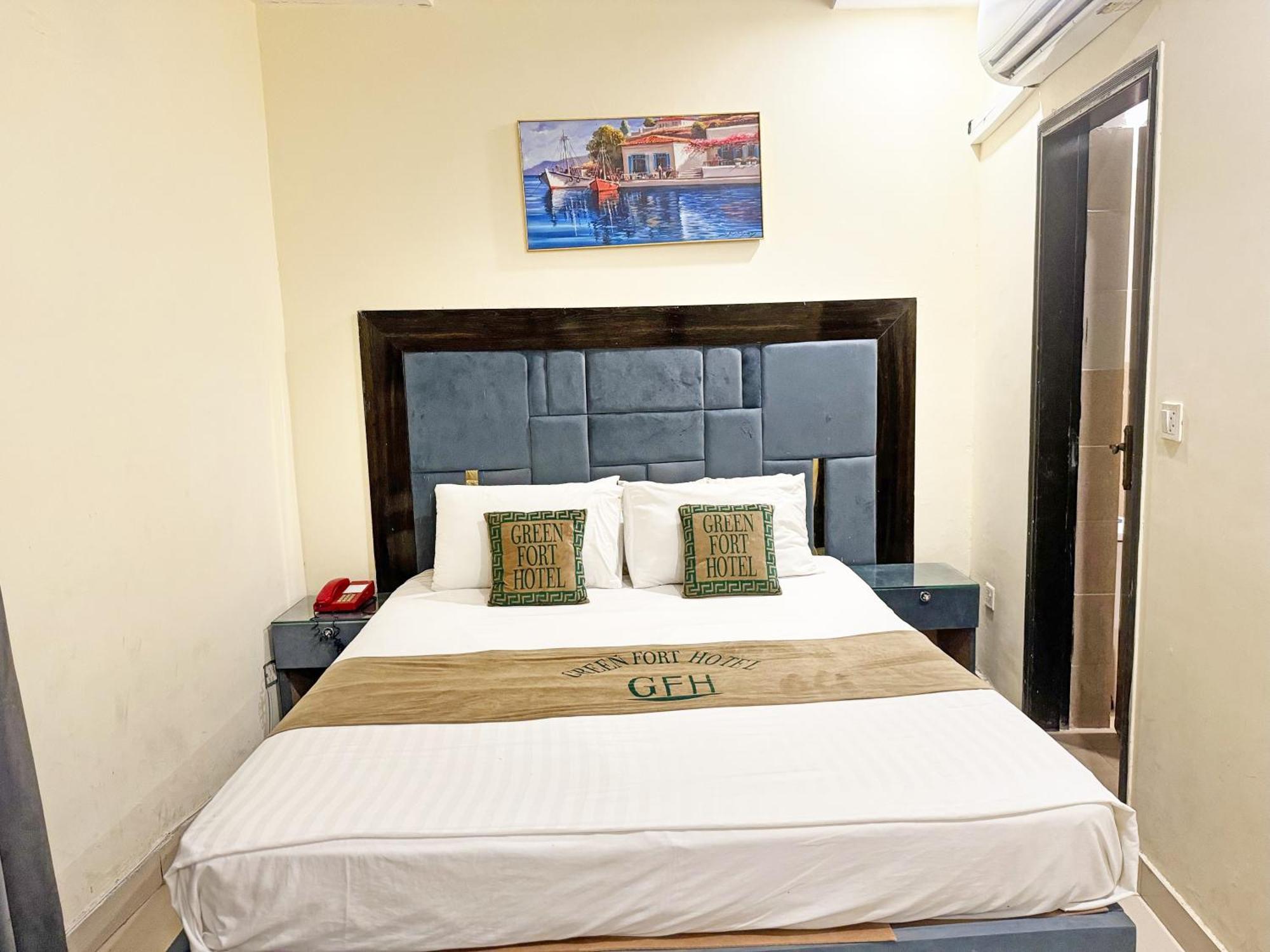Hotel Green Fort Gulberg ลาฮอร์ ภายนอก รูปภาพ