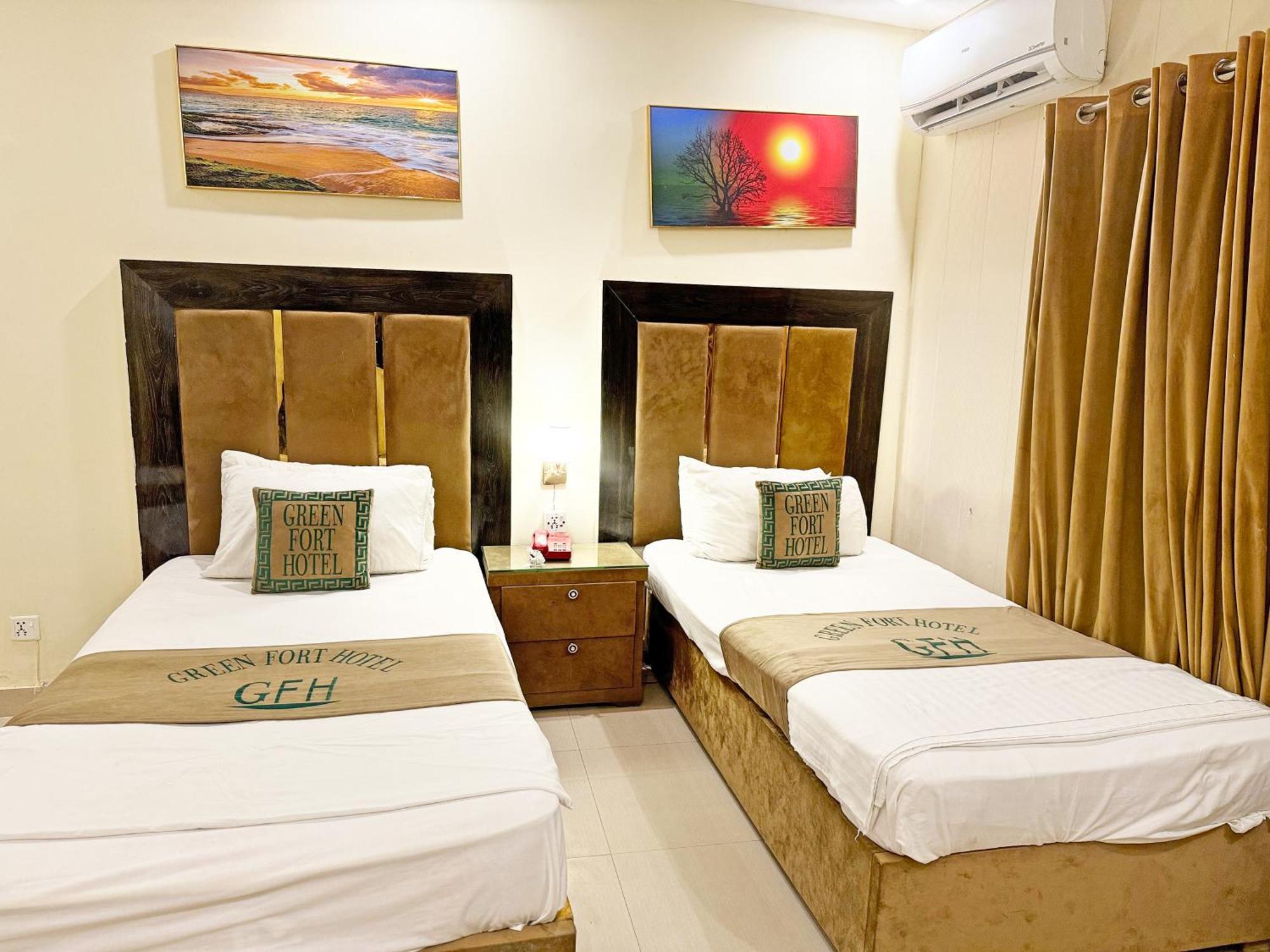 Hotel Green Fort Gulberg ลาฮอร์ ภายนอก รูปภาพ