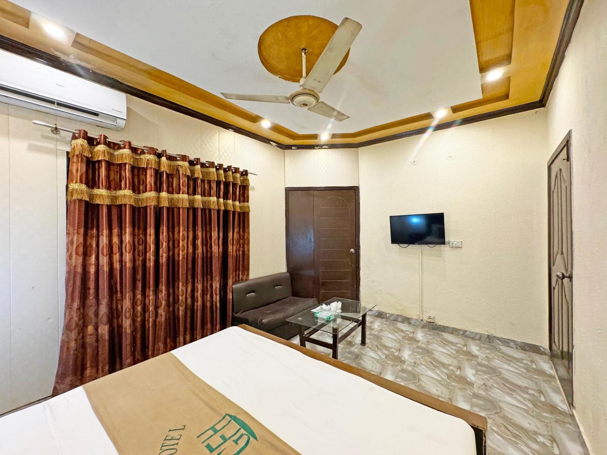 Hotel Green Fort Gulberg ลาฮอร์ ภายนอก รูปภาพ