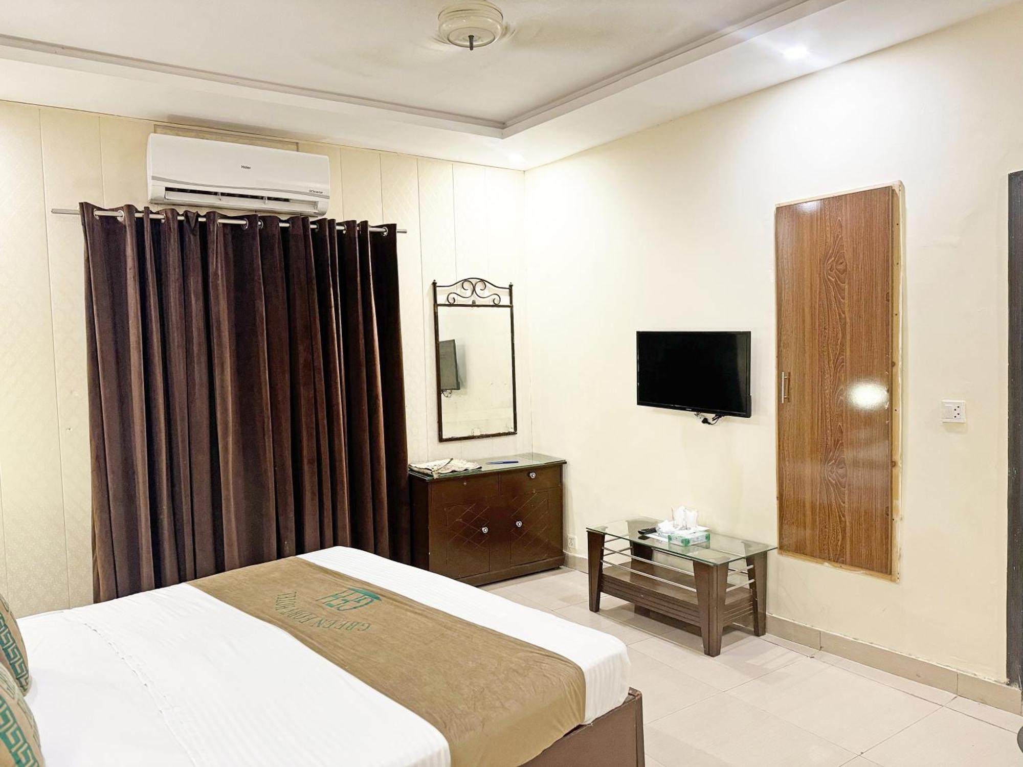 Hotel Green Fort Gulberg ลาฮอร์ ภายนอก รูปภาพ