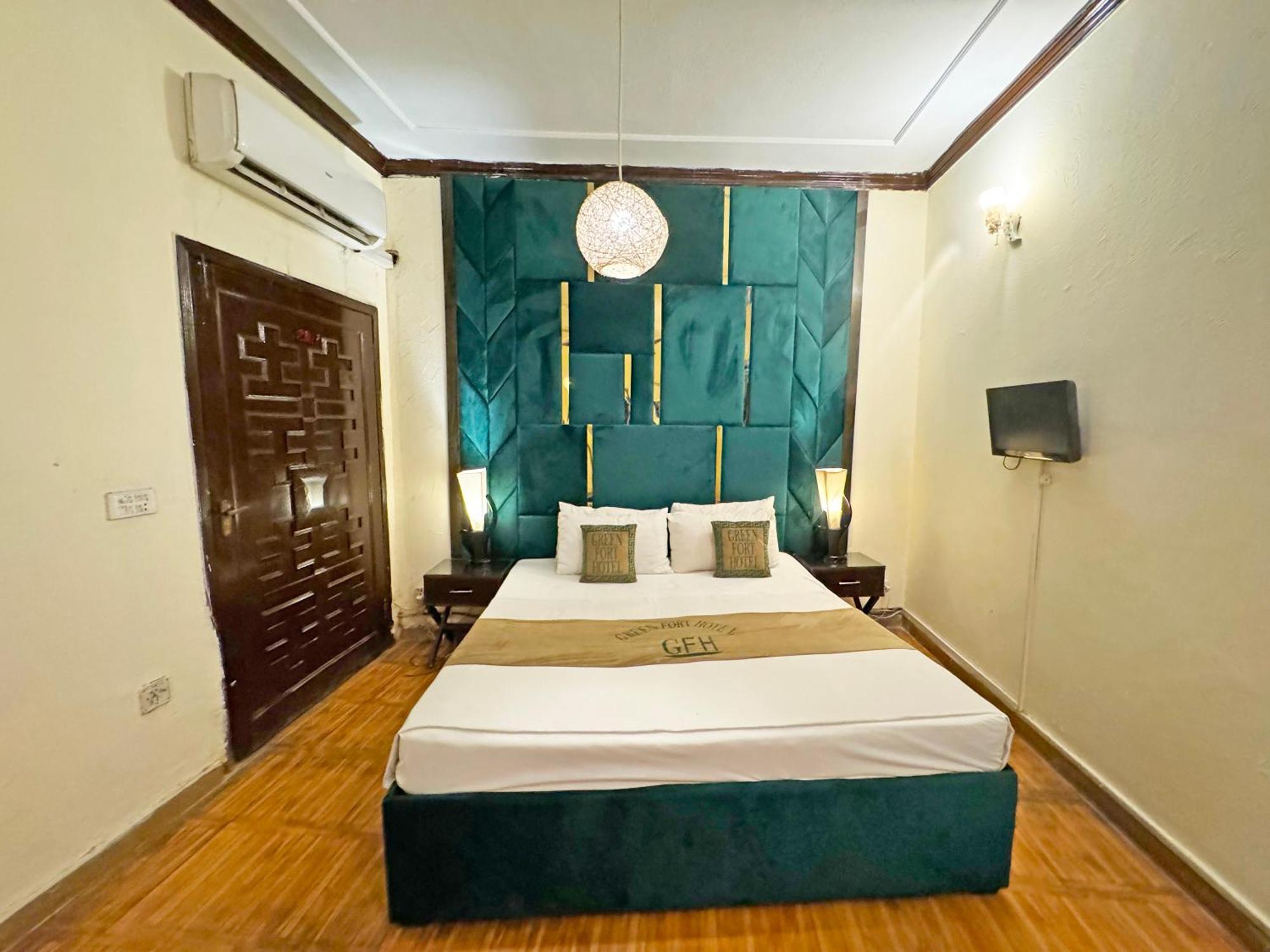 Hotel Green Fort Gulberg ลาฮอร์ ภายนอก รูปภาพ