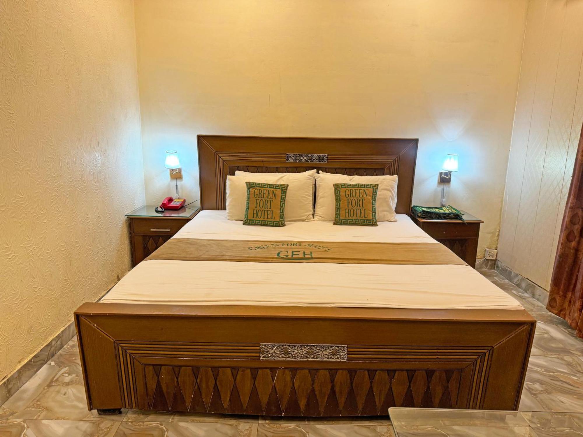 Hotel Green Fort Gulberg ลาฮอร์ ภายนอก รูปภาพ