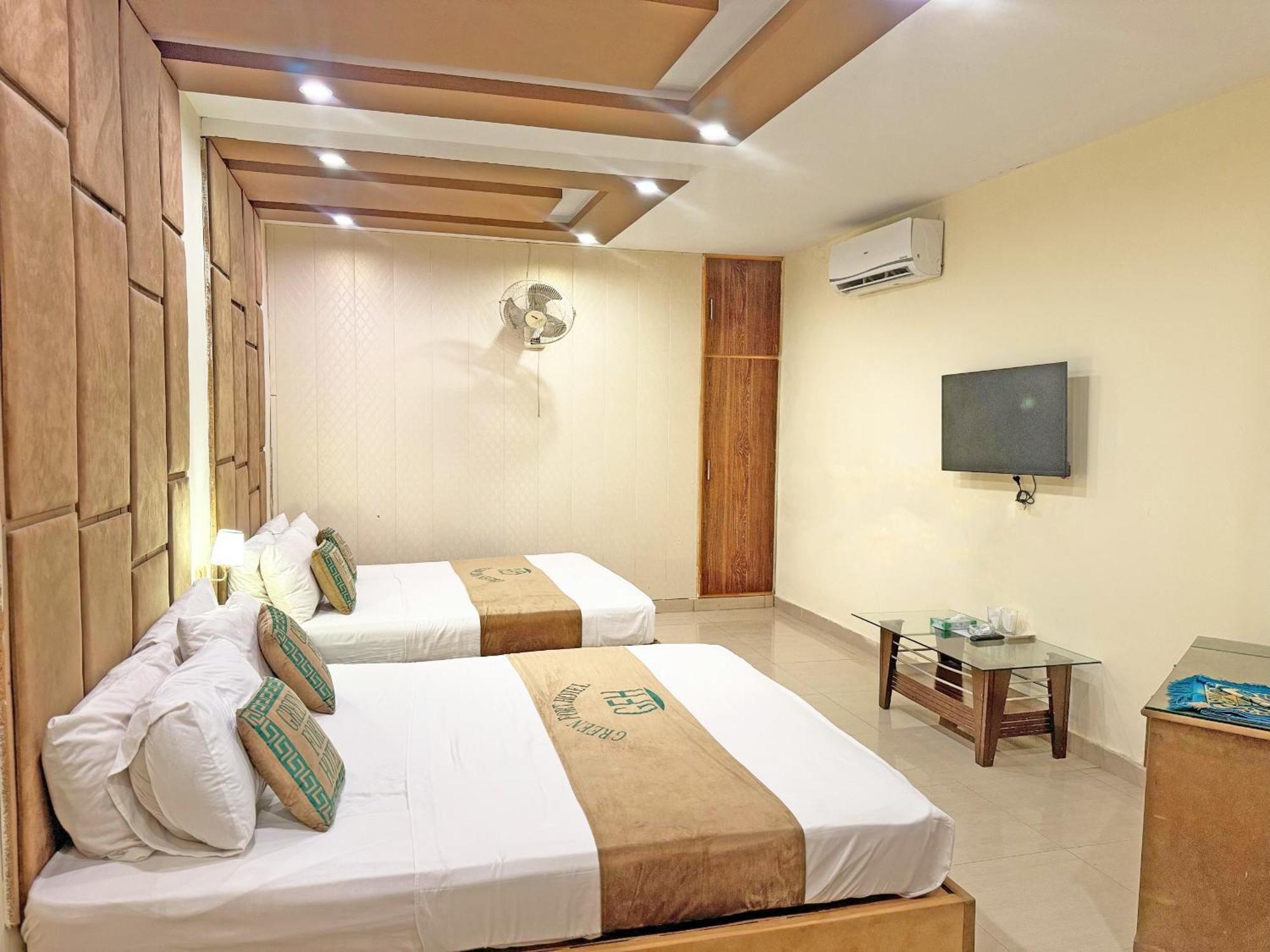 Hotel Green Fort Gulberg ลาฮอร์ ภายนอก รูปภาพ